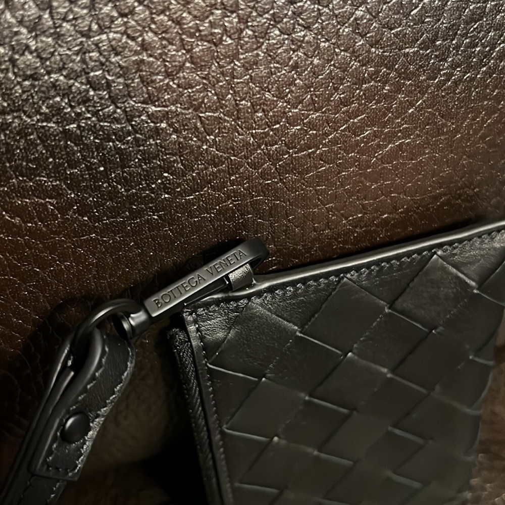 Bottega Veneta unisex  Intrecciato embossed Leather wristlet pouch wallet NEW - Picture 7 of 8